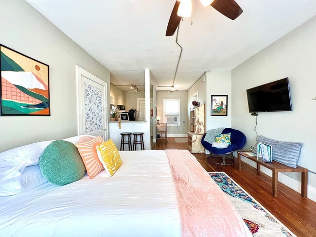 Building Photo - 304 Power St