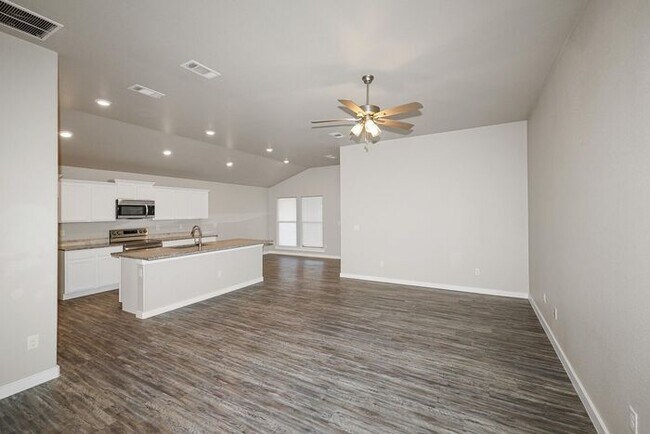 Foto del edificio - 1536 Montaluse Rd