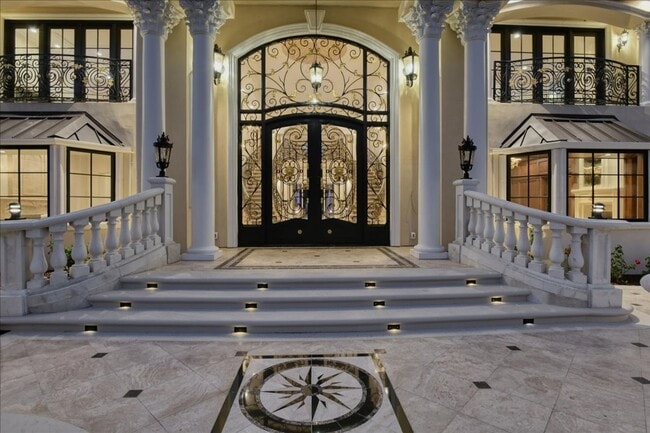 Building Photo - Luxury 10 Bedrooms, 9 Bathroom Estate for Lease in Los Gatos