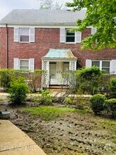 Building Photo - 146 Manor Dr