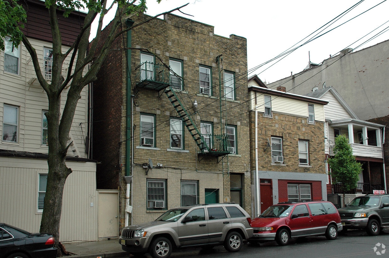 Foto principal - 72 4th St