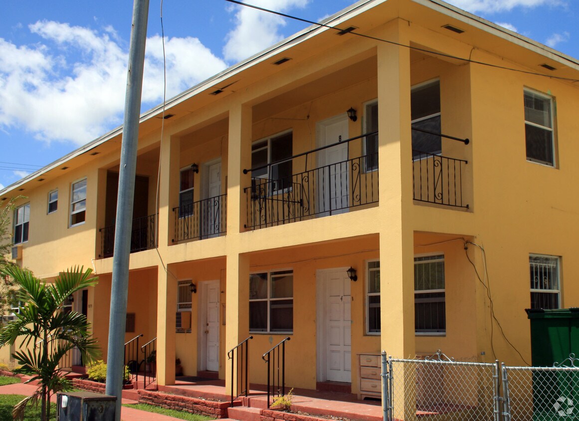 Building Photo - 1575 SW 2nd St