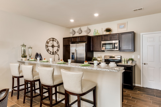 Open Concept Kitchen - Parkways of Auburn Hills