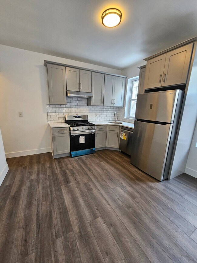 Foto del edificio - 312 E 26th St