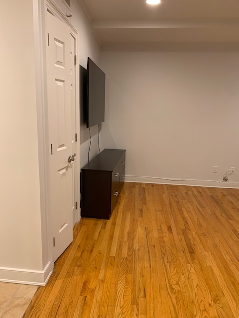 Foto del edificio - 3165 Emmons Ave