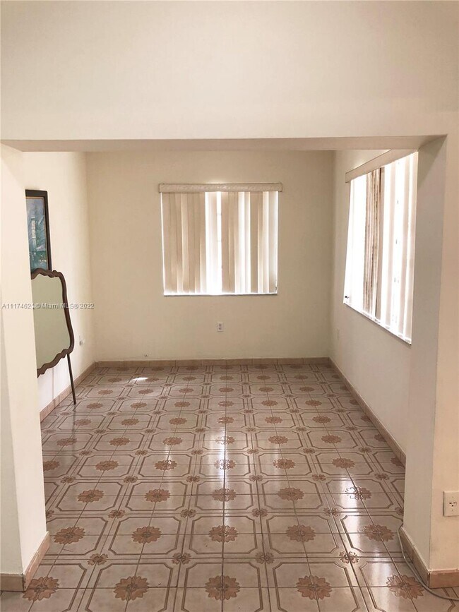 Foto del edificio - 3607 SW 7th St