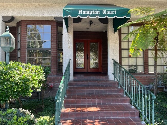Building Photo - 17914 Magnolia Blvd