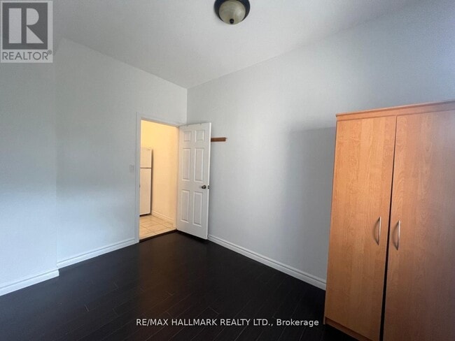 Photo du bâtiment - 822-822 Gerrard St E