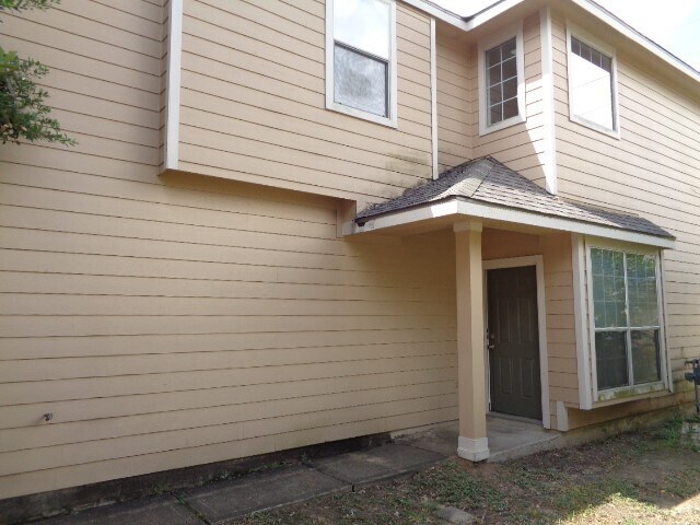 Foto del edificio - 6155 Morningshire Ln