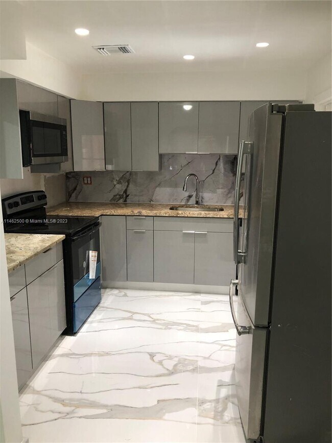 Foto del edificio - 6660 Johnson St