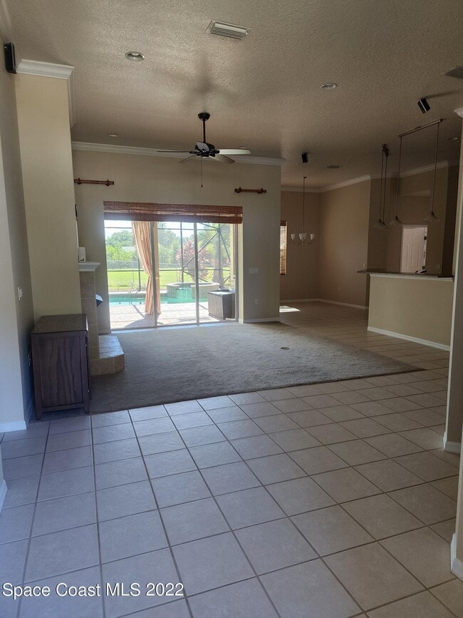 Building Photo - 220 Northgrove Dr