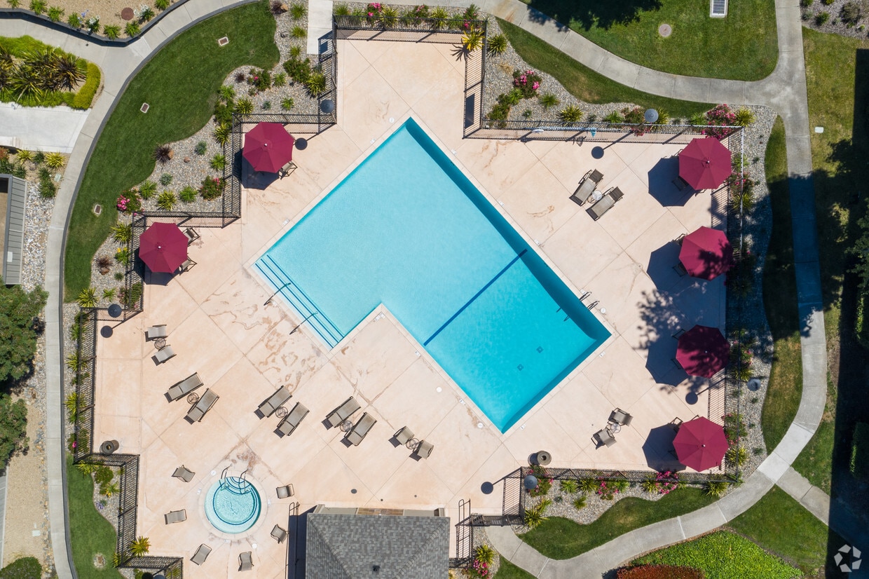 MUIRWOOD GARDENS Rentals in Martinez at 620 Center Ave Martinez, CA