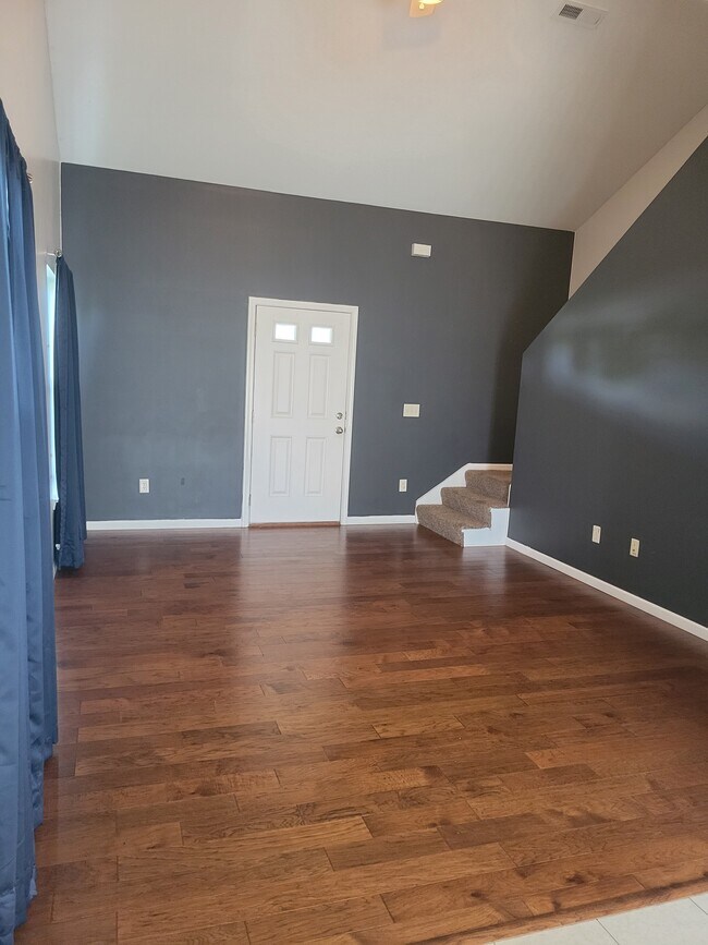 Building Photo - 2731 Shadow Ridge Plz
