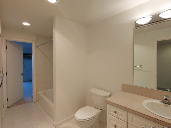 Building Photo - "Urban Living at Its Best: Spacious 2-Bedroom Retreat with Scenic Views!"