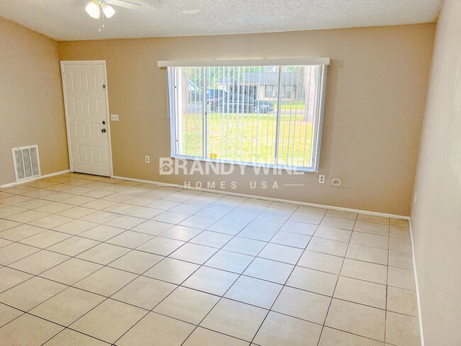 Building Photo - 5372 Pale Horse Dr