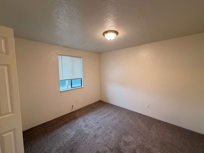 Building Photo - warw01