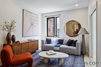 Building Photo - 87 Oxford St