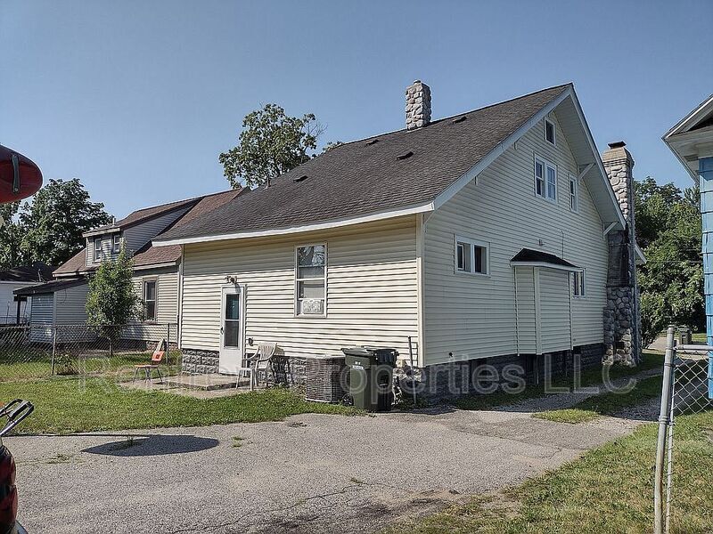 1116 Spring St, Muskegon, MI 49442 House Rental in Muskegon, MI