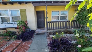 Building Photo - 318 Elmira Ave