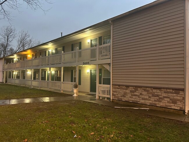 Building Photo - Bairsford Place Apartments