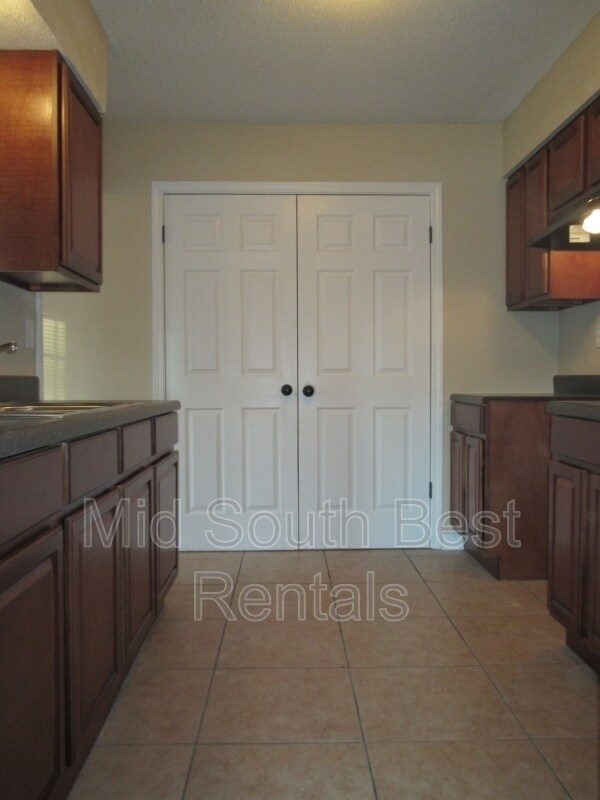 Foto del edificio - 5806 Sunny Morning Dr