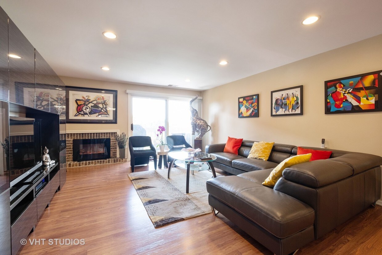 Primary Photo - 1250 Rudolph Dr