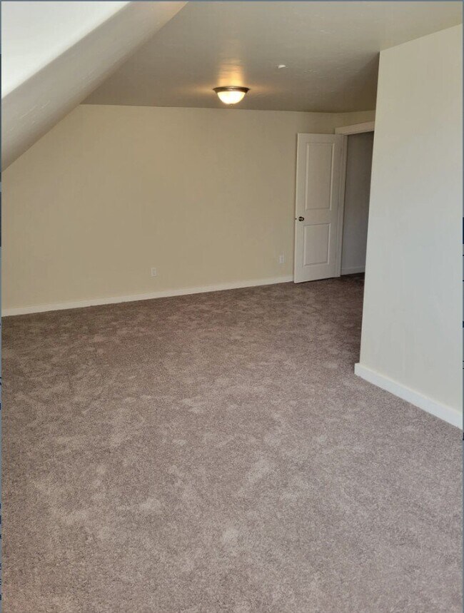 Building Photo - 1401 Oakley Ave