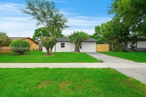 Foto del edificio - 8201 SW 7th St