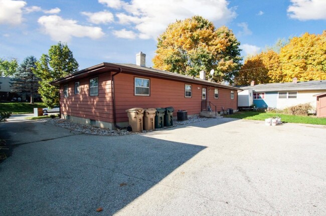 Building Photo - 3727 W Karstens Dr
