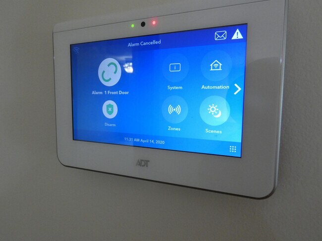 Building Photo - 1313 Lakeview Pkwy