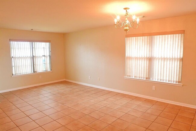 Building Photo - 21135 Birchbank Ln