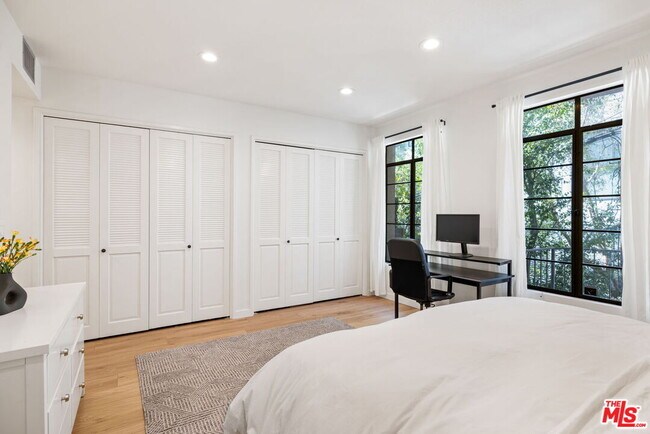 Foto del edificio - 1833 Fairburn Ave