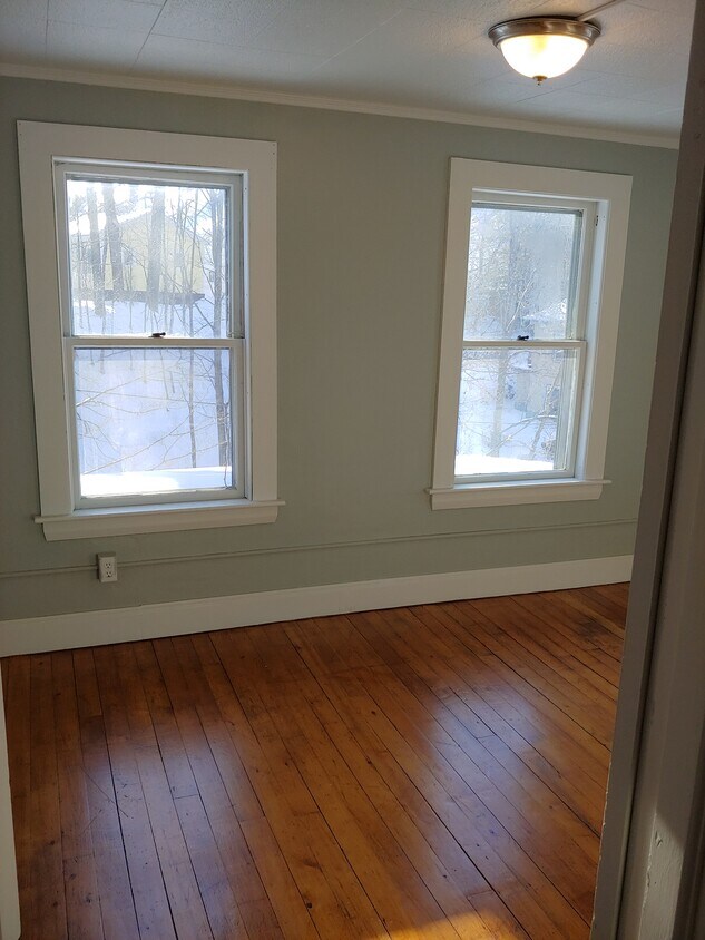 2nd floor bedroom - 78 Kent St