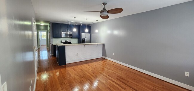 Foto del edificio - 1353 Adams St NE