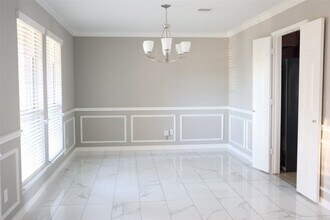 Building Photo - 6802 Claire Brook Dr