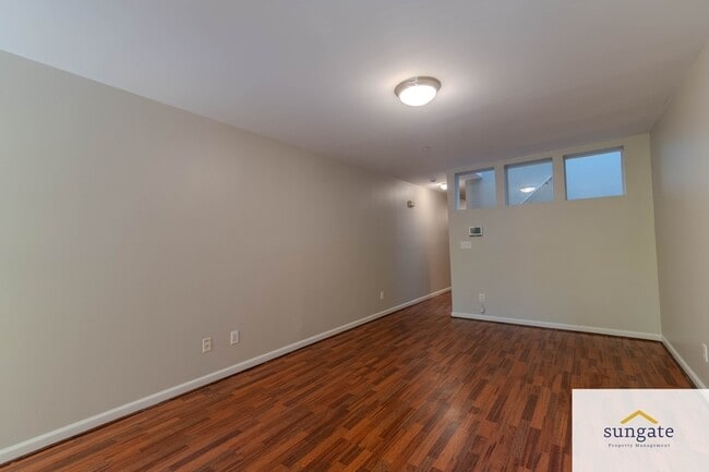 Building Photo - 2410 E Fayette St