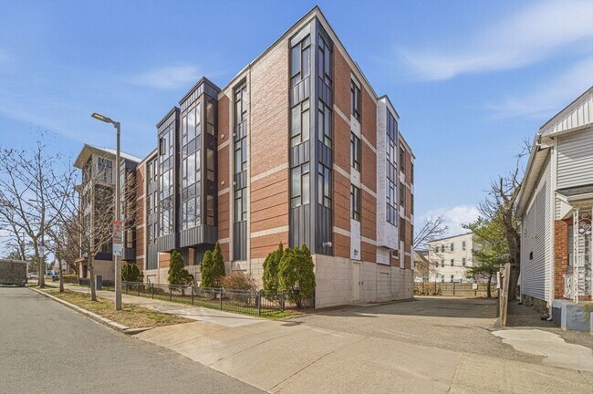 Foto del edificio - 533 Cambridge St