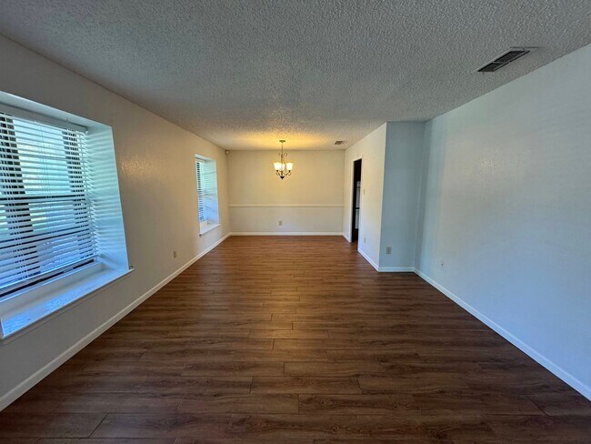 Building Photo - 4-Bedroom House for Rent in Killeen