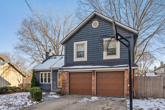 Building Photo - 15523 W 83rd Terrace