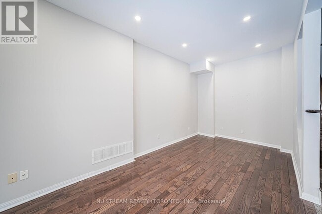 Building Photo - 7 St Moritz Way