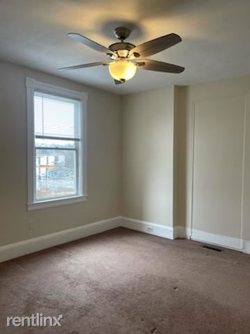 Foto del edificio - 1 br, 1 bath Triplex - 133 S Church St