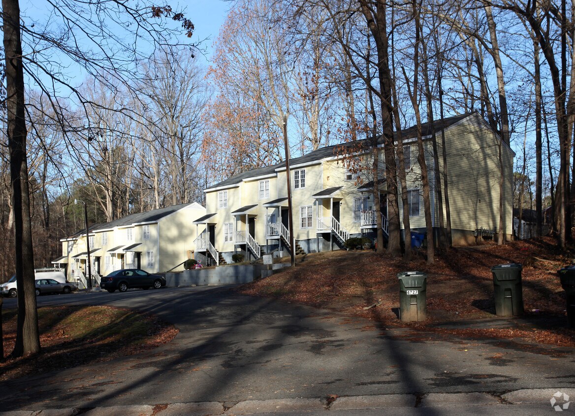 Foto del edificio - 4721-4739 Whitehall Ave