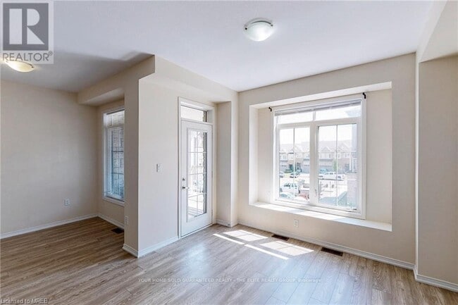 Building Photo - 5010 DeSantis Dr