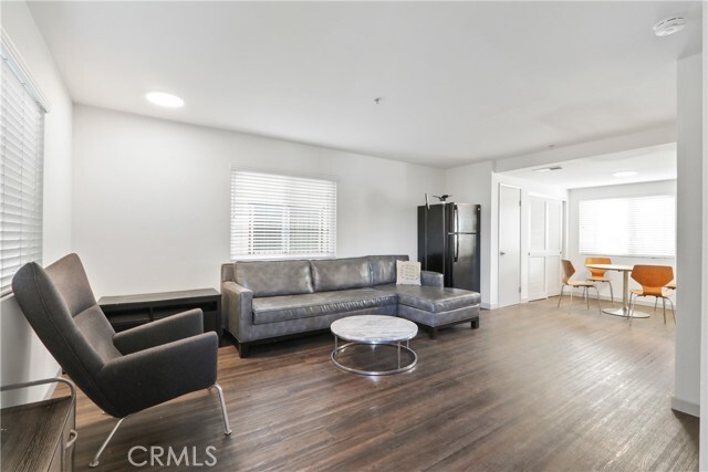 Foto del edificio - 112 N Primrose Ave