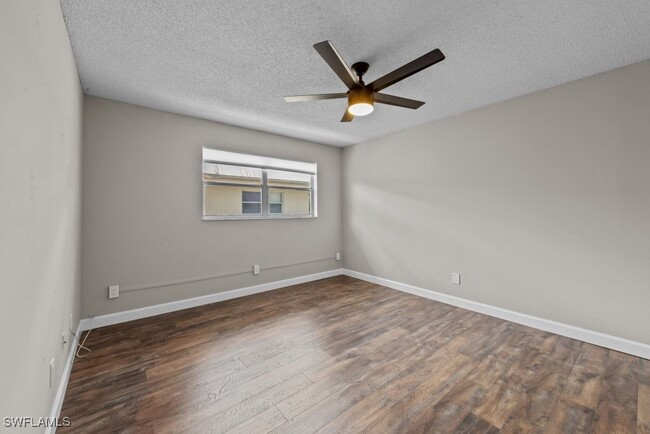 Building Photo - 1560 Colonial Blvd
