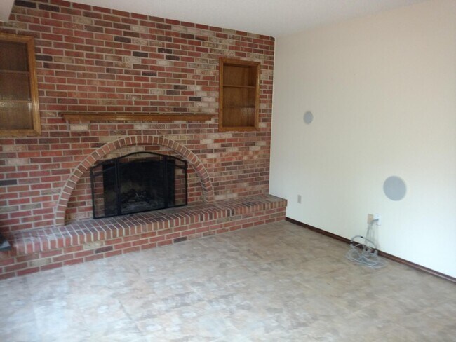 Building Photo - 8325 Freemantle Dr