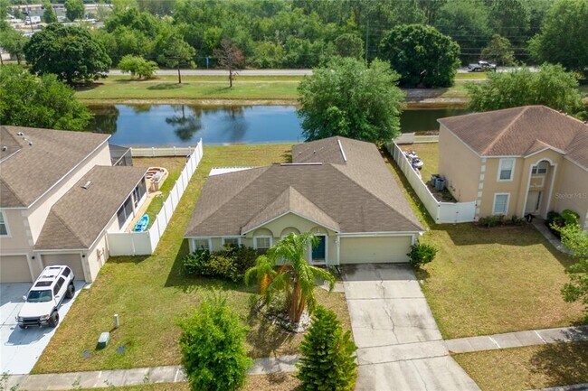 Foto del edificio - 502 Woodland Creek Blvd