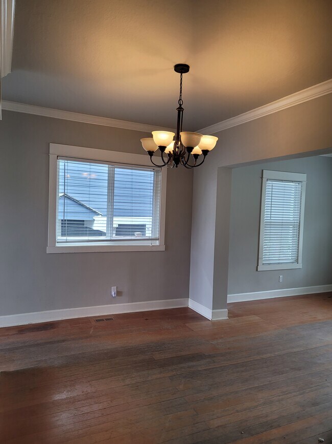 Foto del edificio - 4017 20th Ave SW