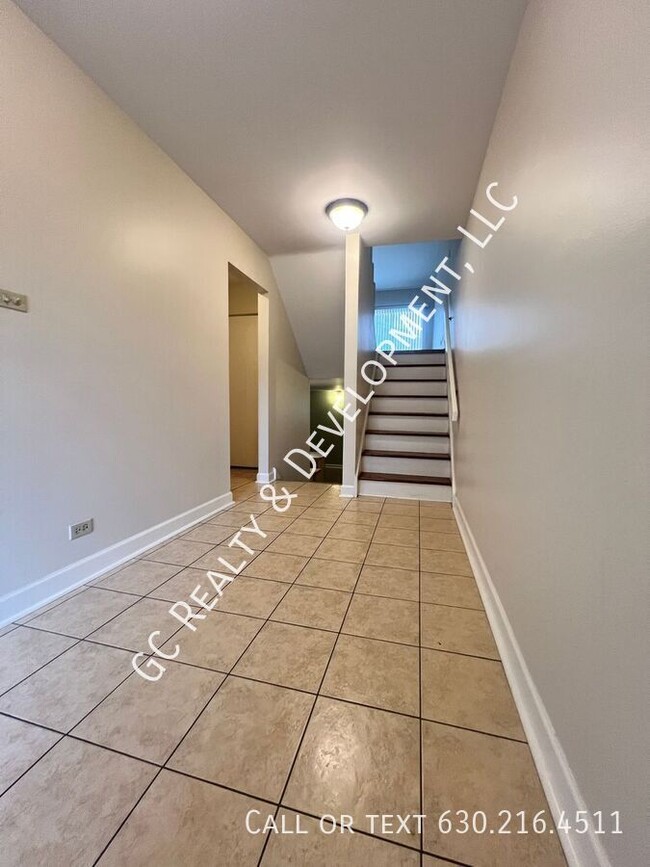 Building Photo - 2S772 Jamestown Trail-
