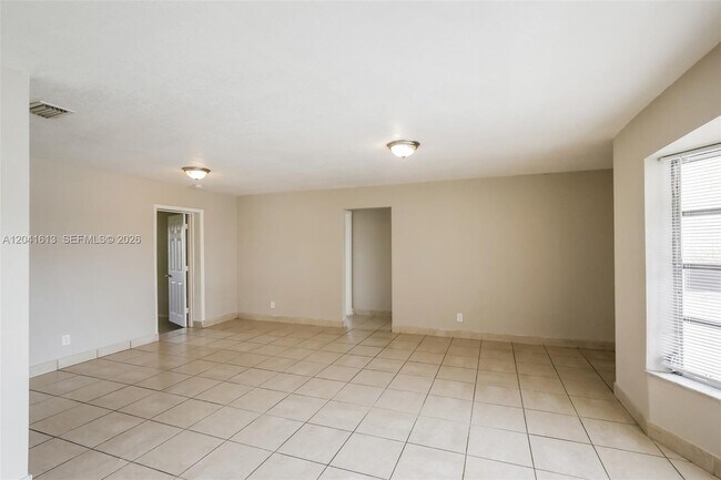Foto del edificio - 3333 NW 32nd Ct